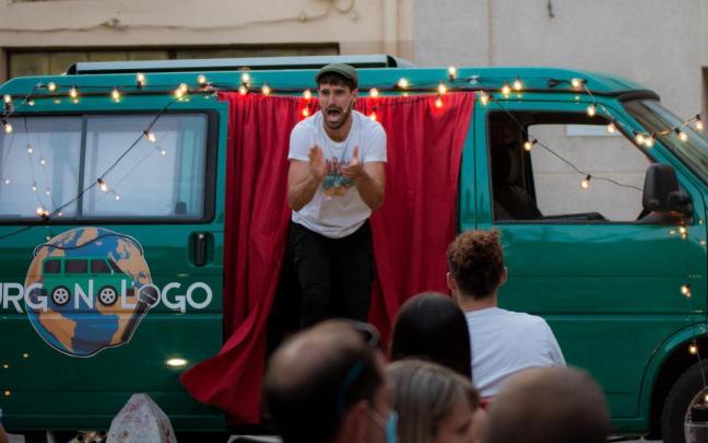 Julen Axpe durante un show. / Jose A Diez Julen Axpe durante un show.