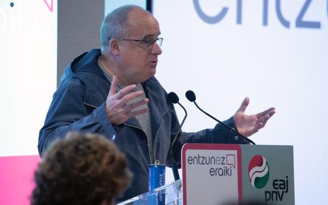 Egibar, durante un acto del proceso de escucha del PNV del año pasado.