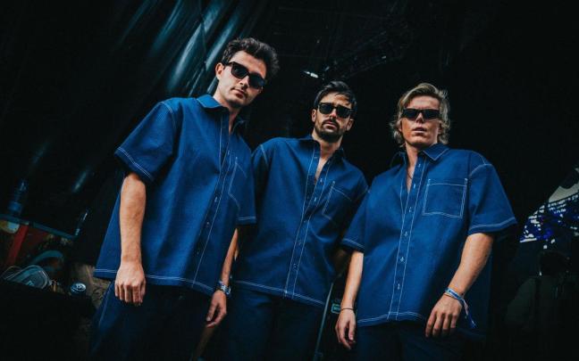 Meler es un trío musical compuesto por Jonathan Burt, Lorenzo Fernández y Javier Pagalday.