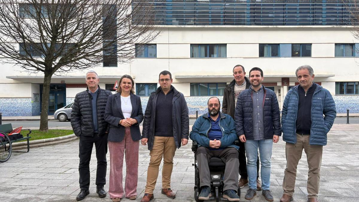 Portavoces jeltzales en Debagoiena en su comparecencia conjunta ante la sede de la Mancomunidad.