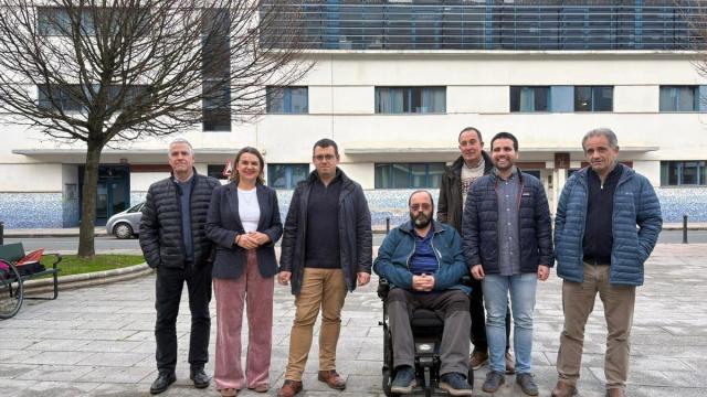 Portavoces jeltzales en Debagoiena en su comparecencia conjunta ante la sede de la Mancomunidad.