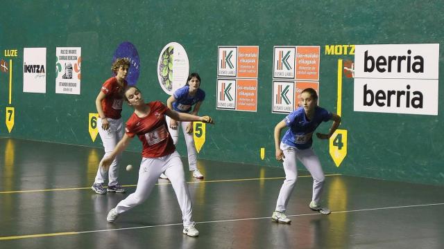 El frontón Gurea vuelve a ser el lugar elegido para acoger un torneo de pelota con la mujer protagonista.