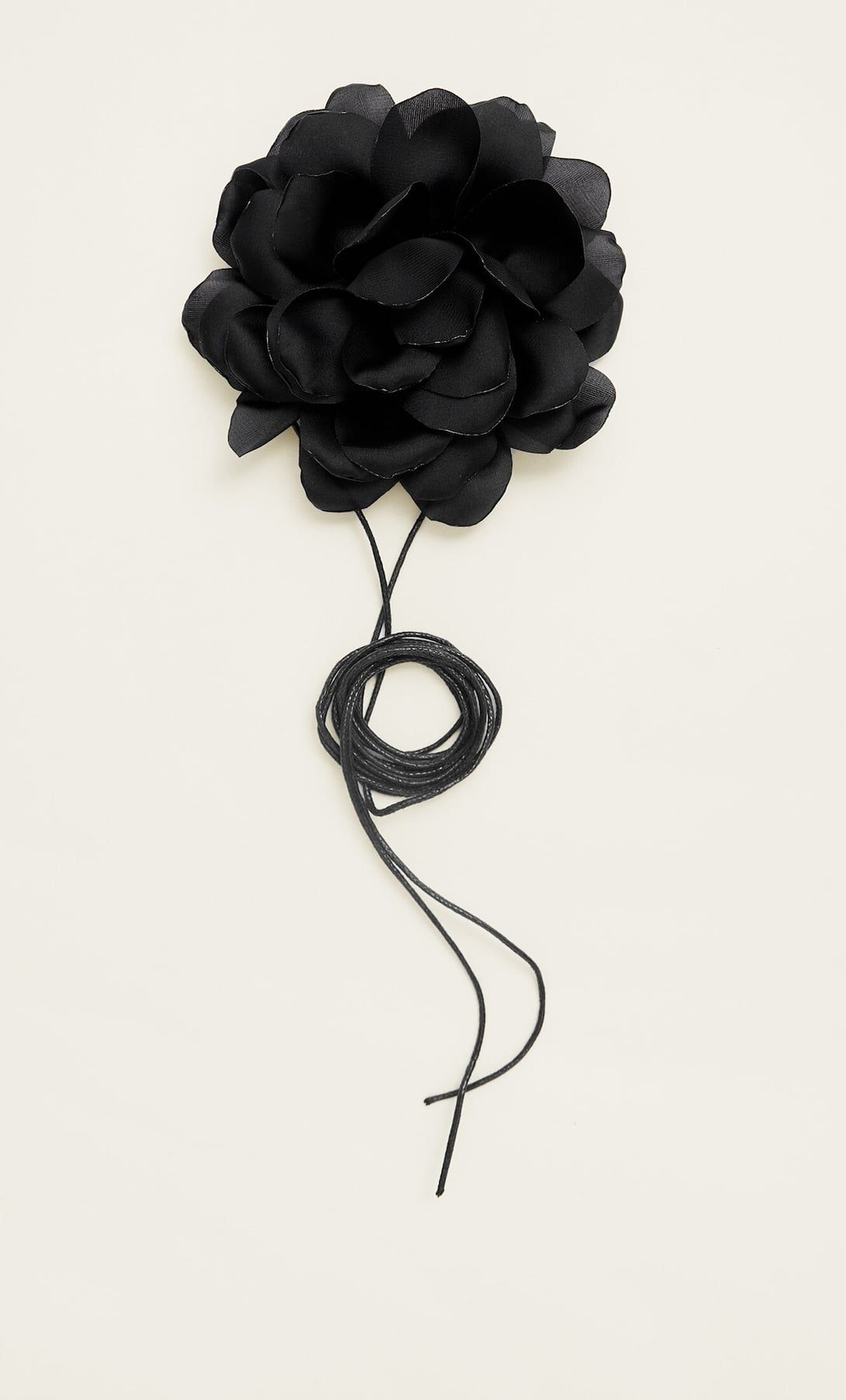 Choker de flor negra multiposición.