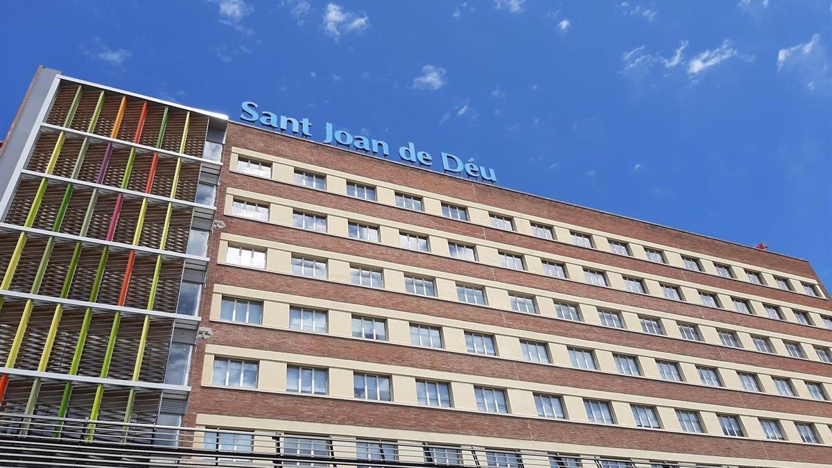 La niña ha sido intervenida con éxito en el Hospital Sant Joan de Déu, en Barcelona.