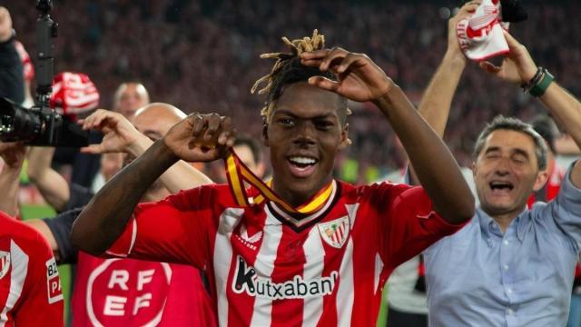 Nico Williams celebrando la victoria del Athletic Club en la Copa del Rey.