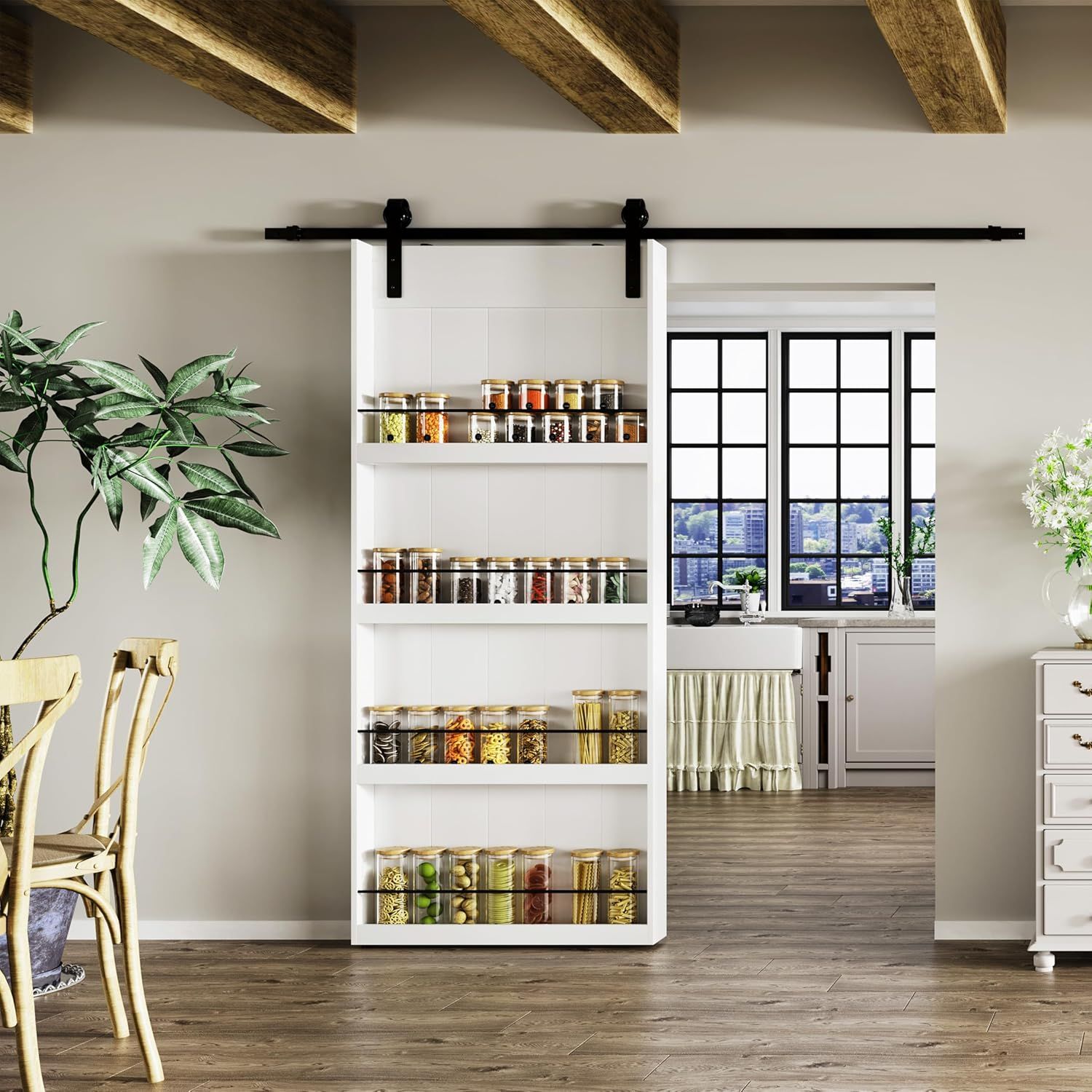 Práctica puerta de granero para cocina con estantería incorporada.