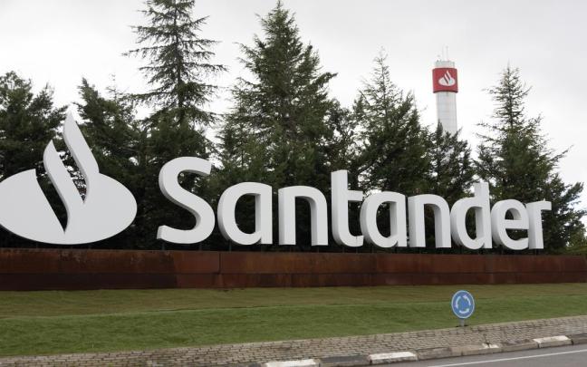Exteriores de la Ciudad Financiera del Banco Santander.