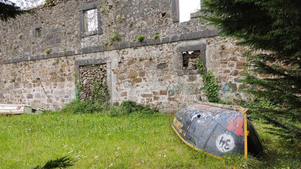 En la zona se pueden encontrar vestigios de otra época como las ruinas de un antiguo hospital