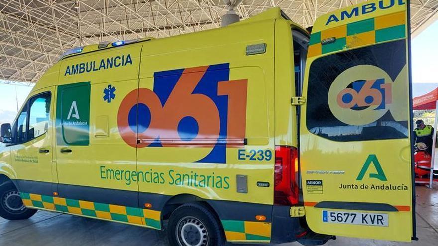 Una ambulancia del 061.