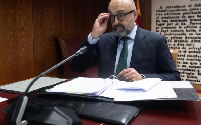 El presidente de Adif, Luis Pedro Marco de la Peña, durante su comparecencia ante la Comisión de Investigación sobre el apagón, en el Senado