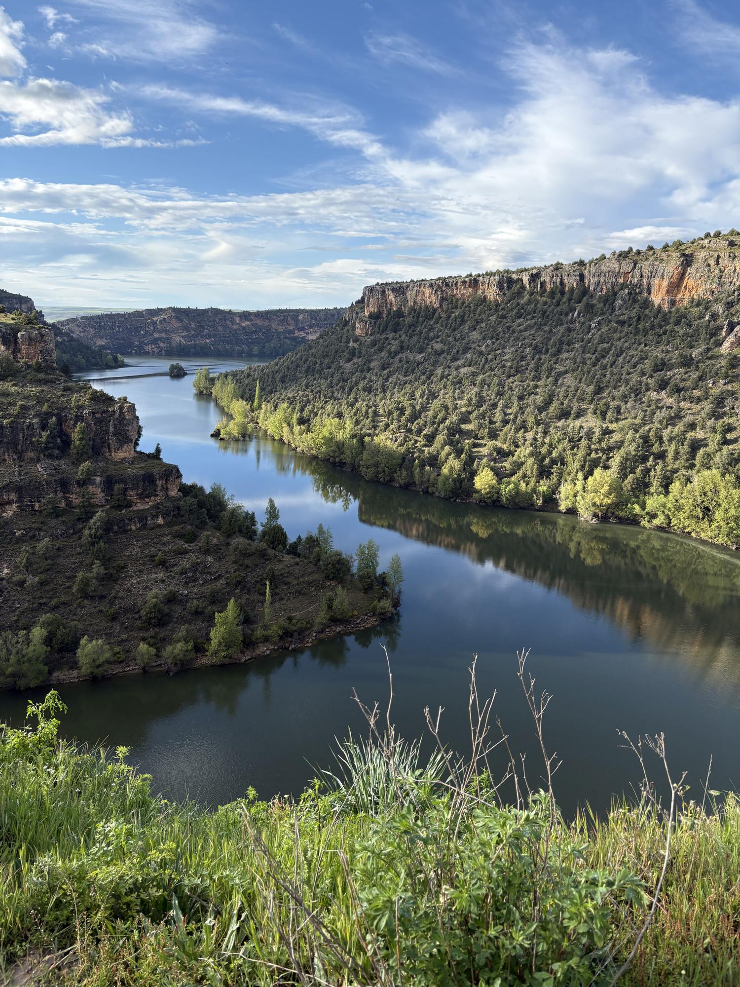 Las hoces del Duratón se pueden recorrer andando o en kayak.