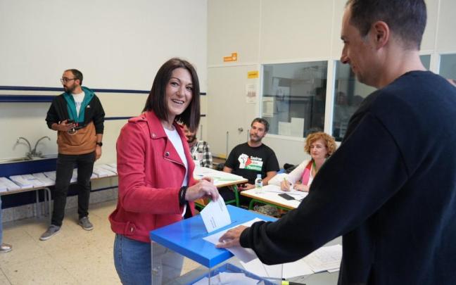 Los candidatos vascos ejercen su derecho al voto Los candidatos vascos ejercen su derecho al voto