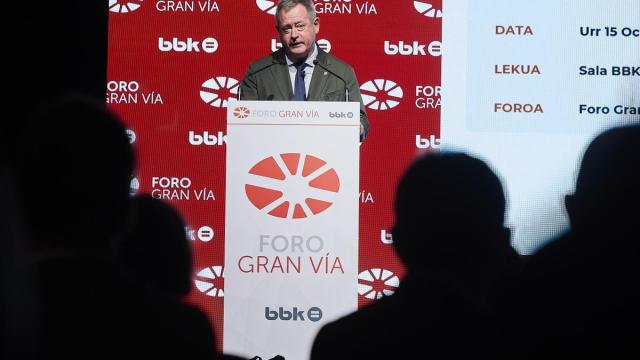 El consejero de Seguridad, Bingen Zupiria, ha detallado los resultados de la encuesta sobre percepción de seguridad del turista internacional sobre Euskadi.