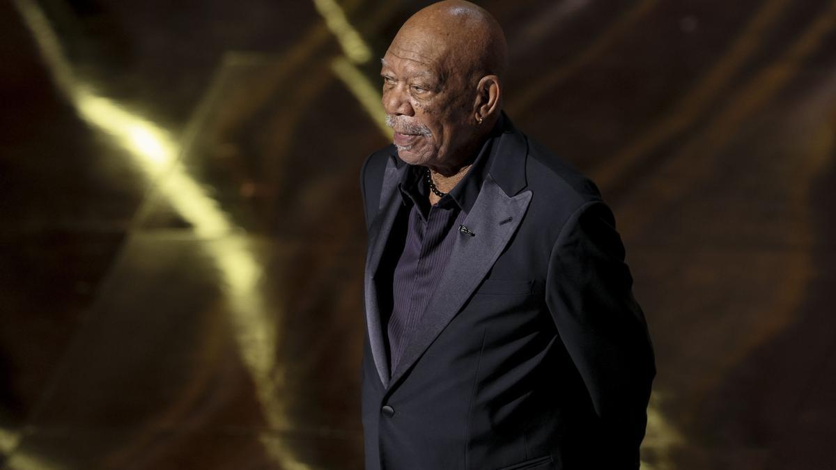 Morgan Freeman recordó a Gene Hackman antes de dar paso al 'In Memoriam'.