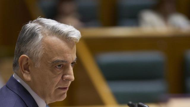El presidente del PP de la CAV, Javier de Andrés, este viernes en el Parlamento Vasco