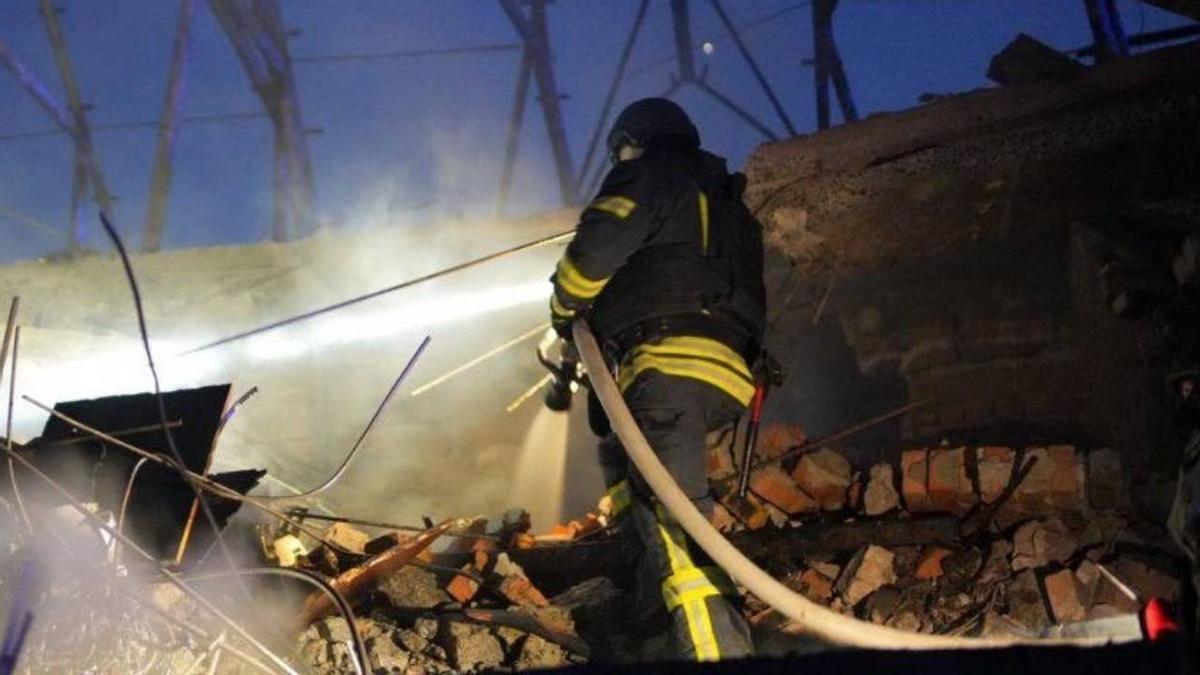 Rusia ataca la sede del Gobierno de Ucrania en un bombardeo