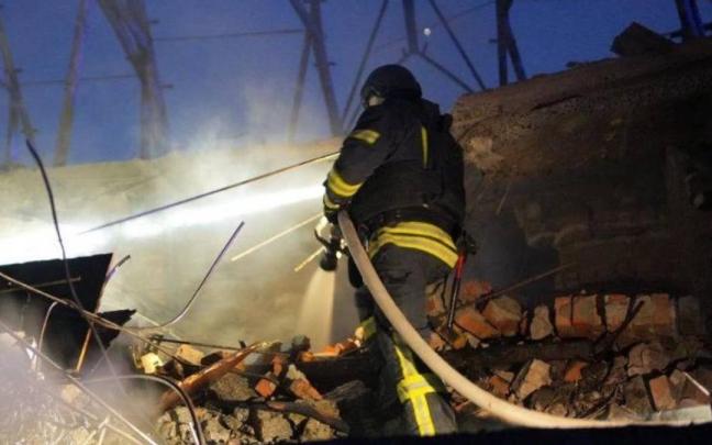 Rusia ataca la sede del Gobierno de Ucrania en un bombardeo