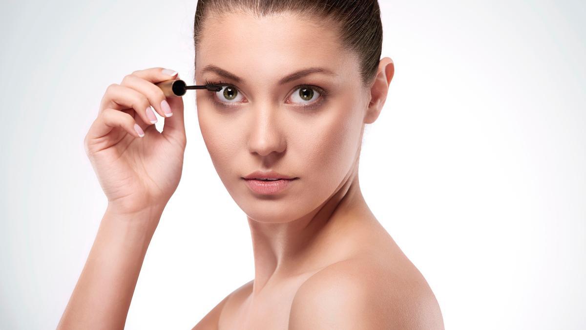 Aceite para agrandar las pestañas.