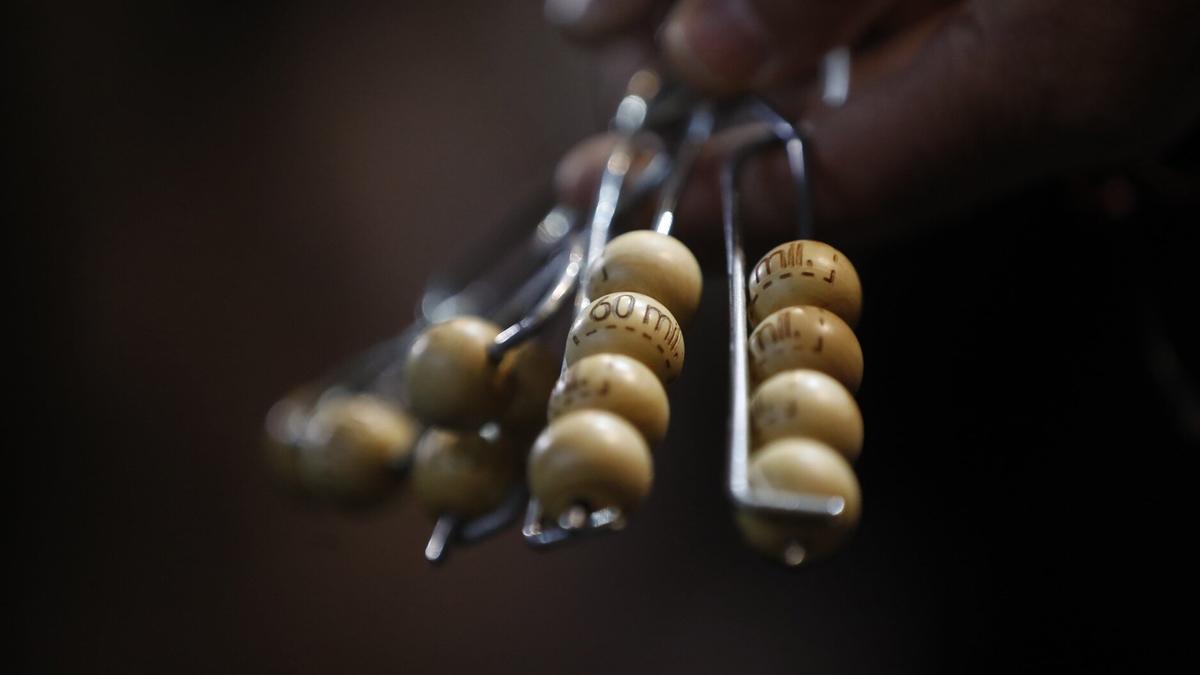 Bolas y bombos son protagonistas el día del sorteo de la Lotería de Navidad