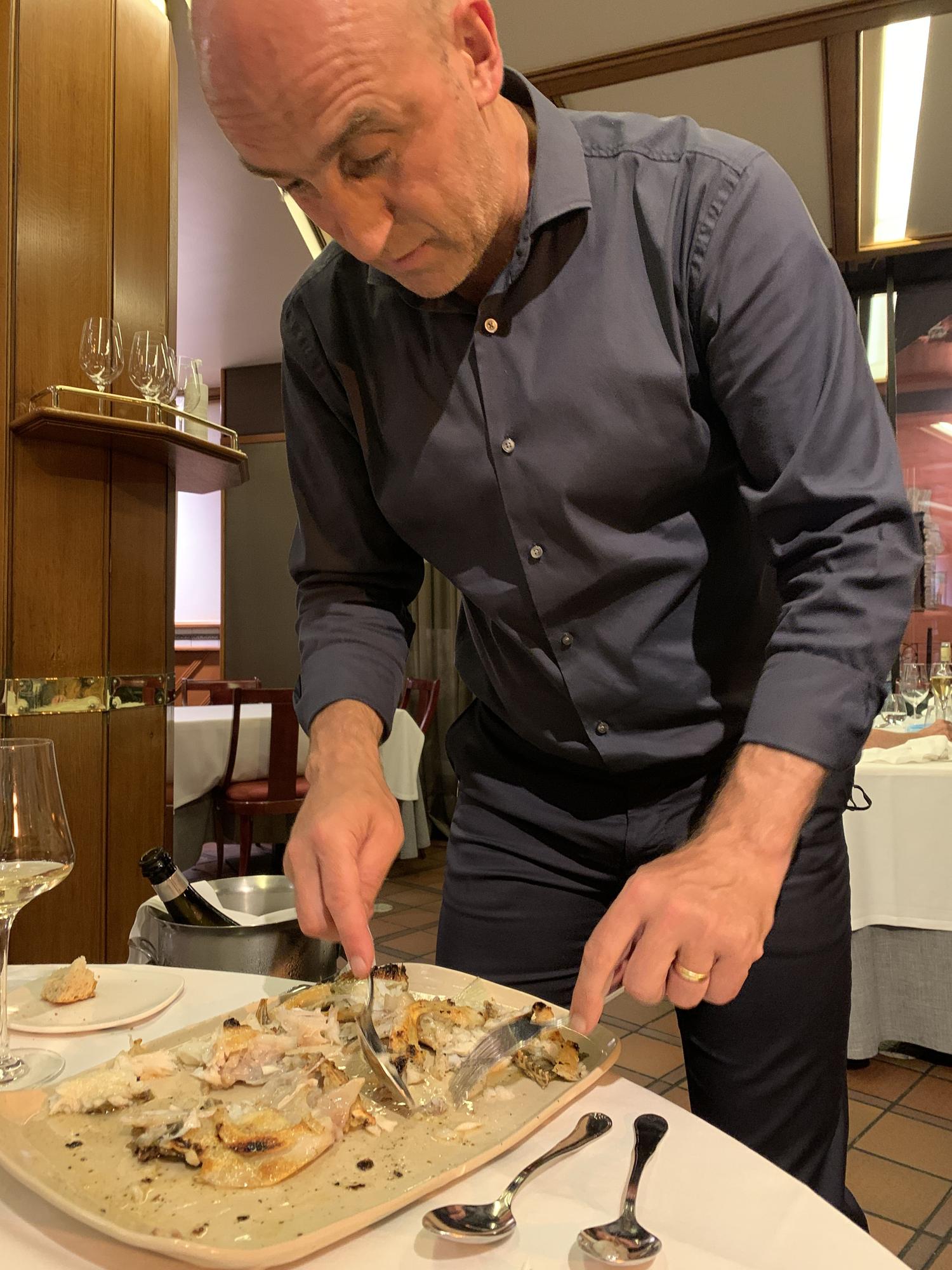 El despiece del rodaballlo, con Aitor Arregi, en el Elkano.