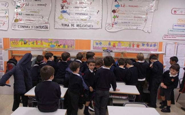 Escolares de uno de los colegios de educación diferenciada. Escolares de uno de los colegios de educación diferenciada.