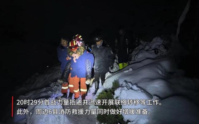 Al menos 350 personas que realizaban una ruta de senderismo en el Tíbet han sido evacuadas "sanas y salvas" después de que una tormenta de nieve azotara los alrededores del monte Everest