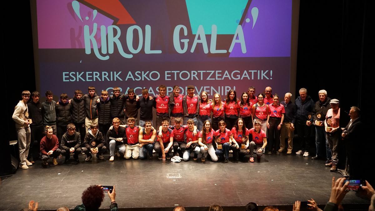 Foto de grupo de los galardonados.