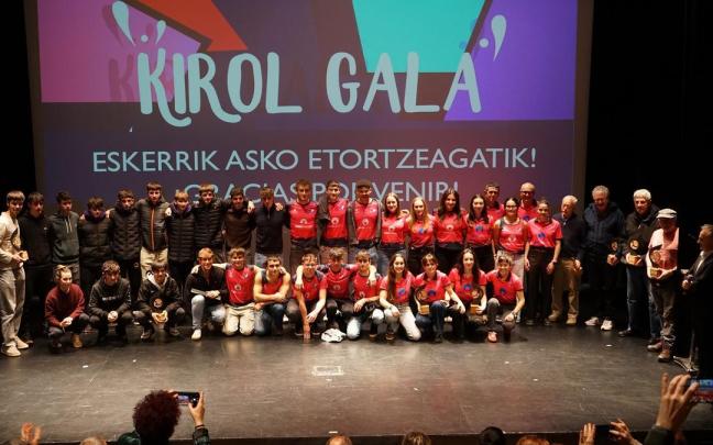 Foto de grupo de los galardonados.