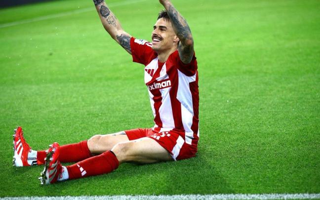 Dani García, celebrando un triunfo con el Olympiacos.