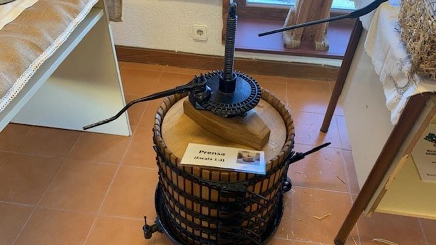 Prensa a escala 1:3.