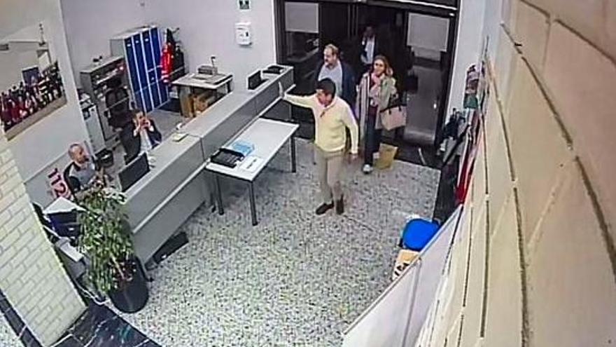 Llegada de Mazón al Cecopi el día de la Dana.