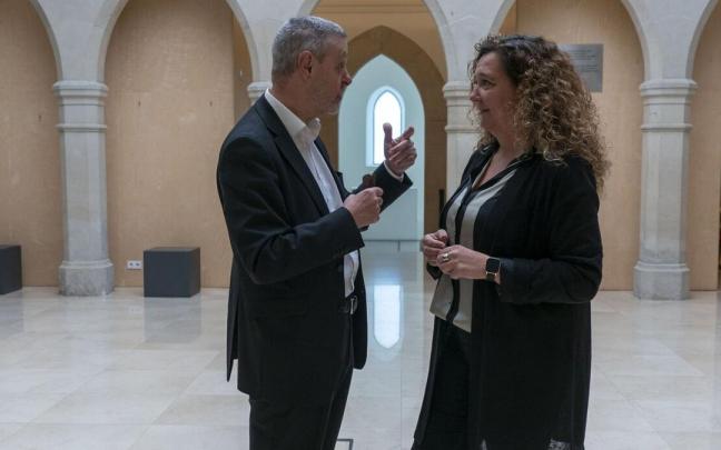 Martín Zabalza y Monika Hernando mantuvieron un diálogo, a instancias de nuestro periódico, en la Fundación Sancho el Sabio en Vitoria-Gasteiz. Martín Zabalza y Monika Hernando mantuvieron un diálogo, a instancias de nuestro periódico, en la Fundación Sancho el Sabio en Vitoria-Gasteiz.