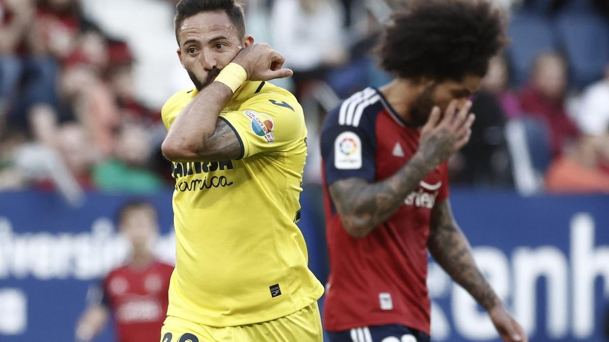 Morales celebra uno de los dos goles que le hizo a Osasuna, uno de ellos desde el medio campo.