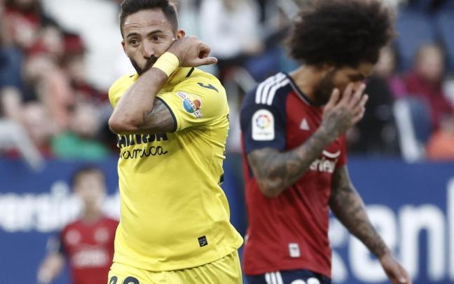 Morales celebra uno de los dos goles que le hizo a Osasuna, uno de ellos desde el medio campo.