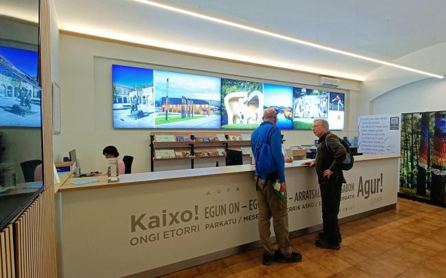 La oficina de turismo de Gernika se abrió hace treinta y seis años