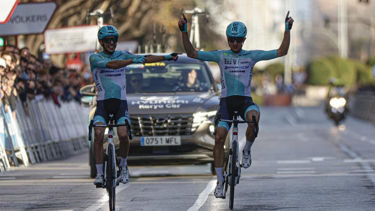 Tarozzi y Tonelli festejan el doblete del Bardiani en Castellón.