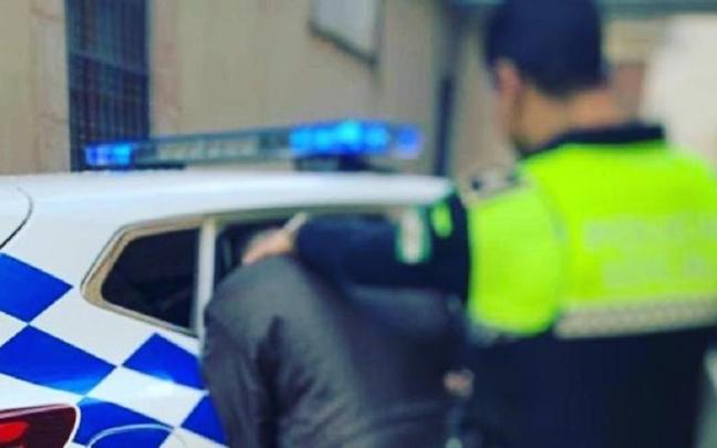 Detención dela Policía Local en Linares.
