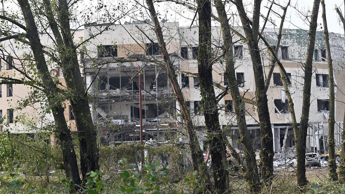 Imagen de archivo de un hotel en Zaporiyia dañado por un misil ruso