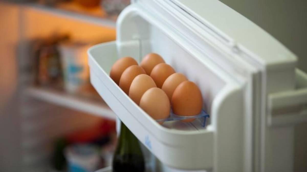 Uno de los mitos más extendidos es que los huevos pueden conservarse sin refrigerar.