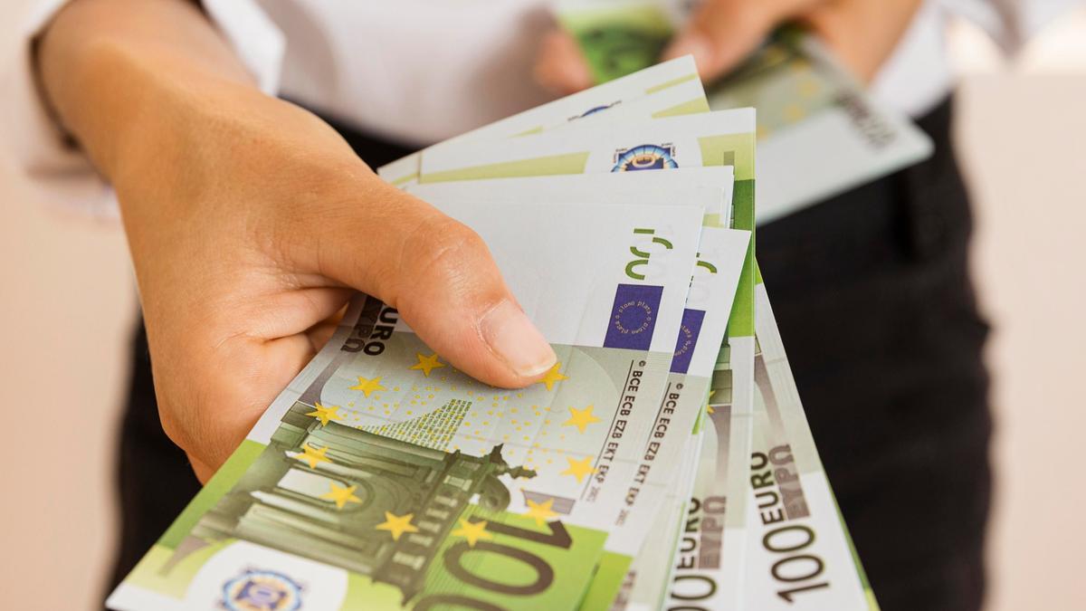 Billetes de 100 euros.