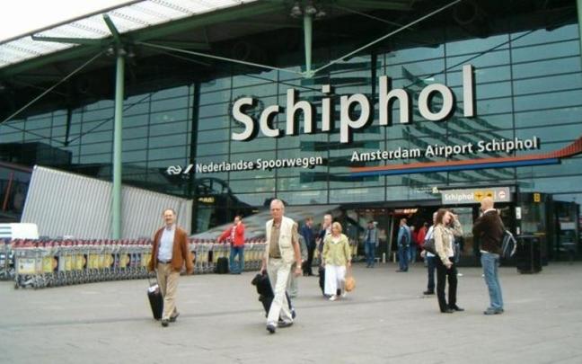 El aeropuerto Schiphol de Ámsterdam en una foto de archivo. El aeropuerto Schiphol de Ámsterdam en una foto de archivo.