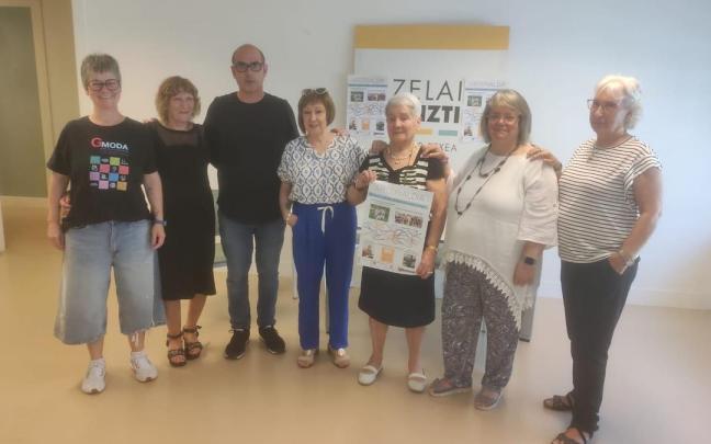 Irri Makila taldeko emakumeak, Arteriako Maider Bartolome eta Iker Zinkunegirekin.