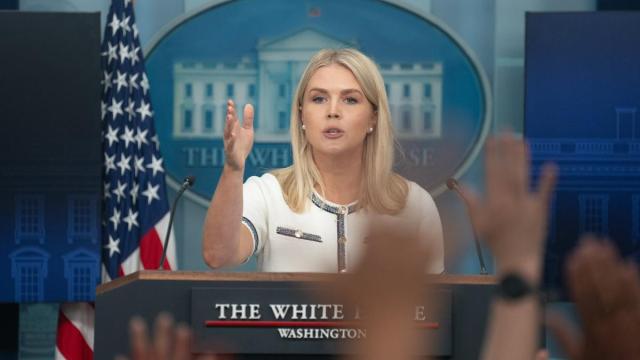 La jefa de prensa de la Casa Blanca, Karoline Leavitt