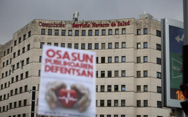 Manifestación convocada por LAB, SAE, UGT, ELA y CCOO, junto con la Plataforma Navarra de Salud, bajo el lema 'En defensa de la sanidad pública'.