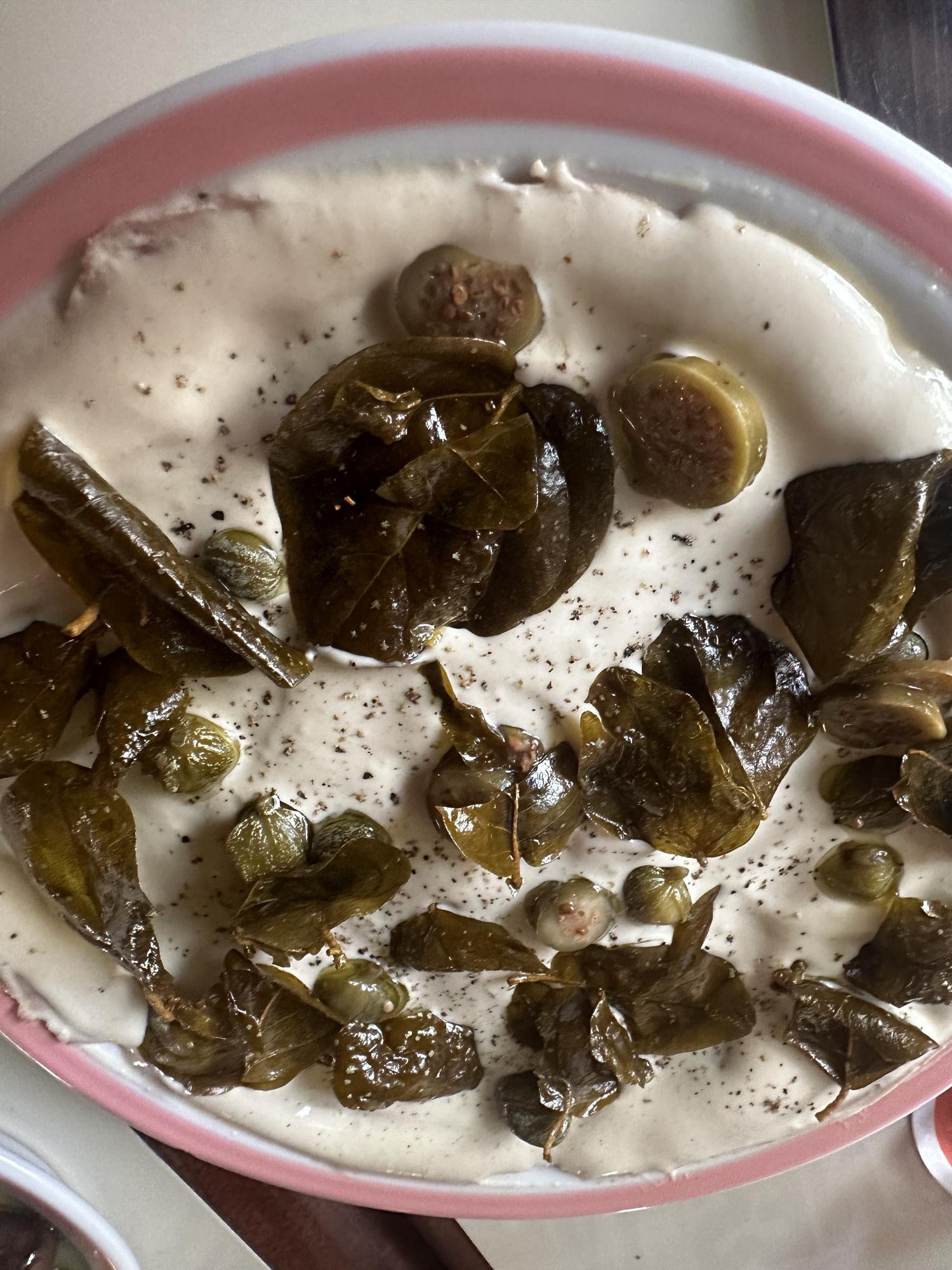 El plato Vitello Tonnato, una delicia en El Preferido de Palermo.