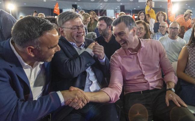Sánchez junto a Ximo Puig en el acto en Valencia.