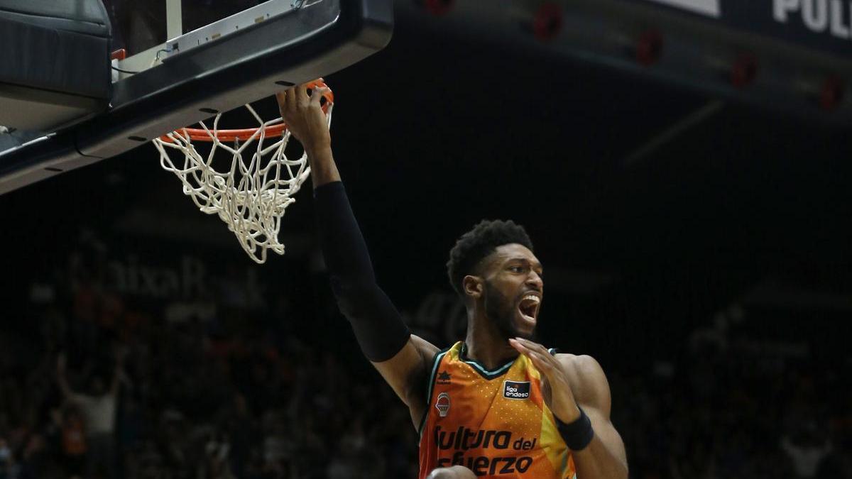 Alexander destaca por su poderío físico