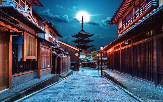 Calle de kyoto, en Japón. Calle de kyoto, en Japón.