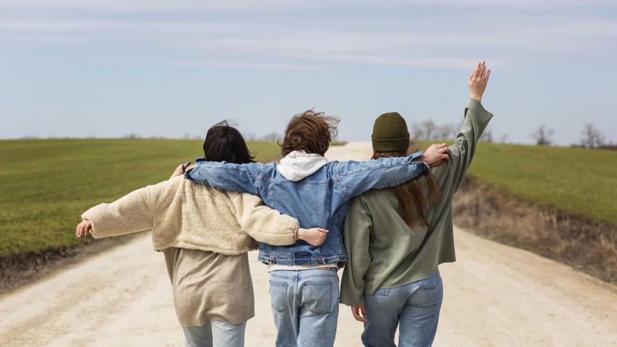 ¿Por qué es tan complicado hacer y mantener amistades en la edad adulta?