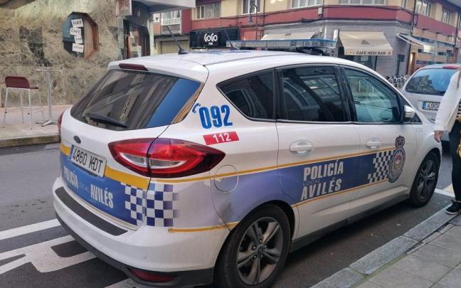 Un vehículo de la Policía Local de Avilés.